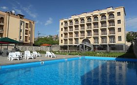 Nare Hotel Yerevan Exterior photo