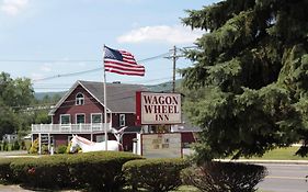 Wagon Wheel Inn Lenox Exterior photo