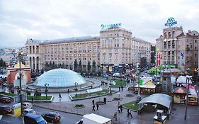 Central Apartments Kyiv Room photo