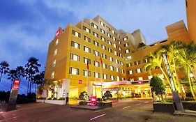 Ibis Malioboro Hotel Yogyakarta Exterior photo