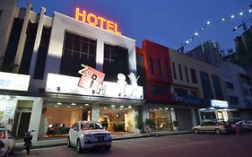 Zoom Inn Boutique Hotel - Danga Bay Johor Bahru Exterior photo