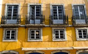 Locals Hostel & Suites Lisbon Exterior photo