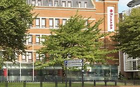 Ramada Hounslow - Heathrow East Hotel Exterior photo