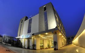 The Retreat Hotel Agra  Exterior photo