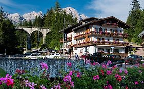 Meuble Villa Neve Cortina d'Ampezzo Exterior photo