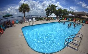 Crystal Cove Riverfront Resort Palatka Exterior photo