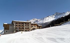 Hotel Club Mmv Le Val Cenis *** Lanslebourg-Mont-Cenis Exterior photo