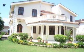 Mweru Villa Kisauni Exterior photo