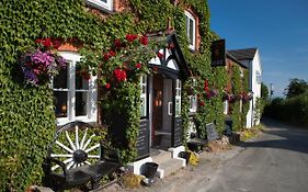 The Golden Lion Inn Denbigh Exterior photo