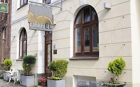 Hotel Zur Alten Stadtmauer Lubeck Exterior photo