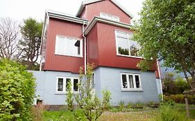 3 Storey, 5 Bedroom, 3 Bathroom House In The Center Of Torshavn Exterior photo