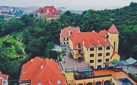 Qingdao The Castle Hotel Exterior photo