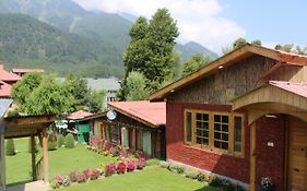 Volga Hotel Pahalgam Exterior photo