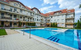 Kis-Gast Panorama Apartman Aparthotel Hajduszoboszlo Exterior photo