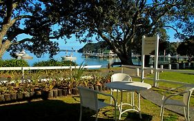 Hananui Lodge And Apartments Russell Exterior photo