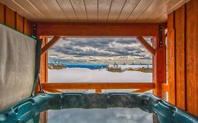 3 Bedroom 3 Bath Ski In Ski Out With Private Hot Tub Big White Ski Resort Exterior photo