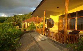 Golo Hilltop Hotel Labuan Bajo Exterior photo