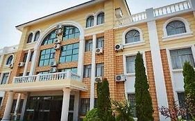 Haiyue Holiday Hotel Rizhao Exterior photo