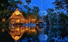 Boatique Hotel And Marina Rio Dulce Exterior photo