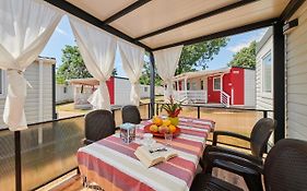 Camping Adria Mobile Home Park Umag Exterior photo