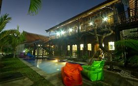 Tropical Canggu Hostel Exterior photo