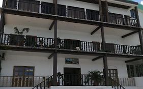 La Posada De Don Jose Hotel Flores Exterior photo