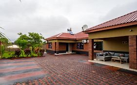 Sweet Holiday Homes Victoria Falls Exterior photo