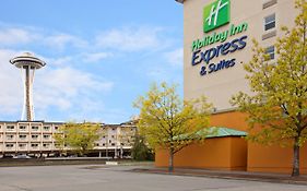 Holiday Inn Express & Suites Seattle - City Center Exterior photo