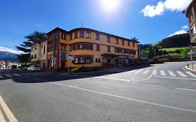 Hosteria Picos De Europa Hotel Potes Exterior photo