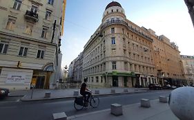 Pension Lerner Bed & Breakfast Vienna Exterior photo