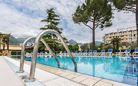 Hotel Gardesana Riva del Garda Exterior photo