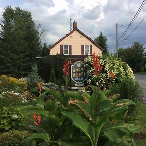 A Amour Et Amitie Bed & Breakfast Magog Exterior photo