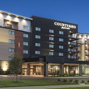 Courtyard By Marriott Mt. Pleasant At Central Michigan University Mount Pleasant Exterior photo