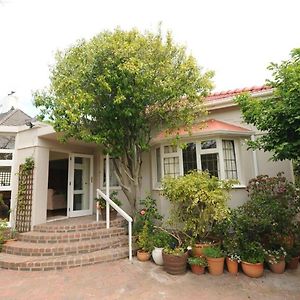 Jaqui'S Garden Guesthouse Cape Town Exterior photo