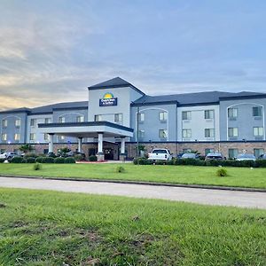 Days Inn & Suites By Wyndham Houston / West Energy Corridor Exterior photo