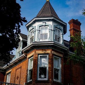 The Secret Garden Inn Kingston Exterior photo