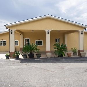 Woodridge Inn And Suites Miami Exterior photo