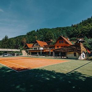 Ekoma Rezort Aparthotel Zvolen Exterior photo