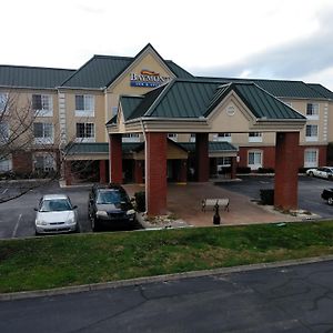 Baymont By Wyndham Clinton Hotel Exterior photo