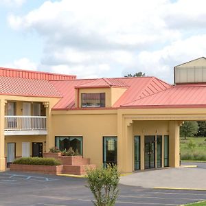 Super 8 By Wyndham Madison/Ridgeland Area Hotel Exterior photo