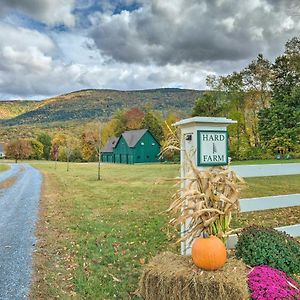 Luxe Green Barn Near Skiing With Mt Equinox Views! Apartment Manchester Center Exterior photo