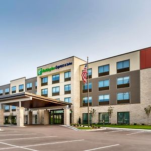 Holiday Inn Express & Suites - Milwaukee West Allis, An Ihg Hotel Exterior photo