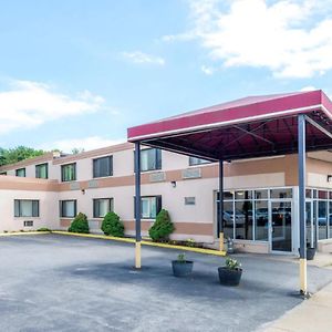 Inn On Arsenal Watertown Exterior photo