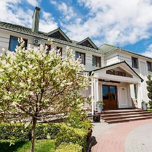 Рестпарк Рекреаційний Комплекс Hotel Lutsk Exterior photo