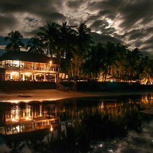 Olas Permanentes El Zonte Hotel Exterior photo