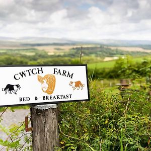 Cwtch Farm Bed & Breakfast Bed & Breakfast Ystalyfera Exterior photo