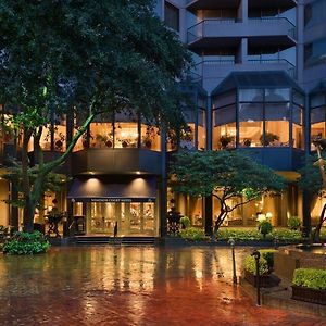 The Windsor Court Hotel New Orleans Exterior photo