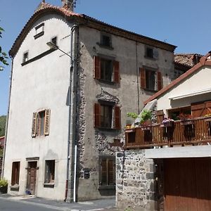 Gite La Maison De Mika Villa Saint-Floret Exterior photo