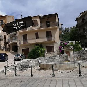 La Porta Del Corso Hotel Castronuovo di Sicilia Exterior photo