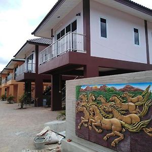 Lampang Ngeng Na Home Exterior photo